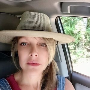 Meet your Posher, Paula